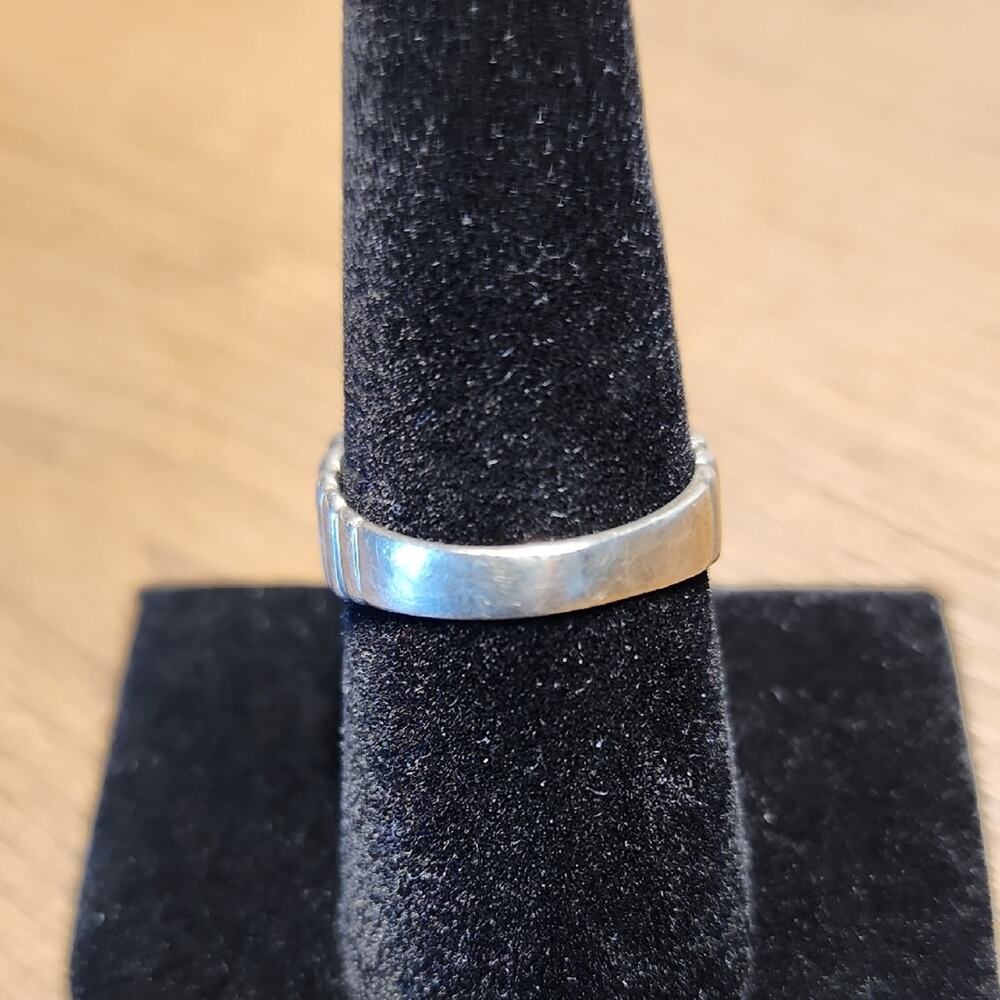 Silver Ribbed Ring - Picture 6 of 7